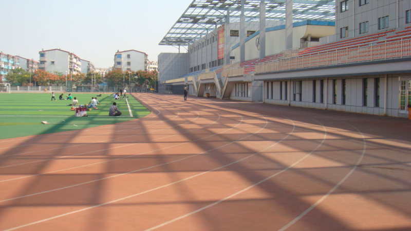 扬州中学400米标场