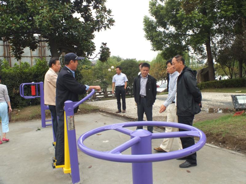 体育局领导参观古运河施工现场