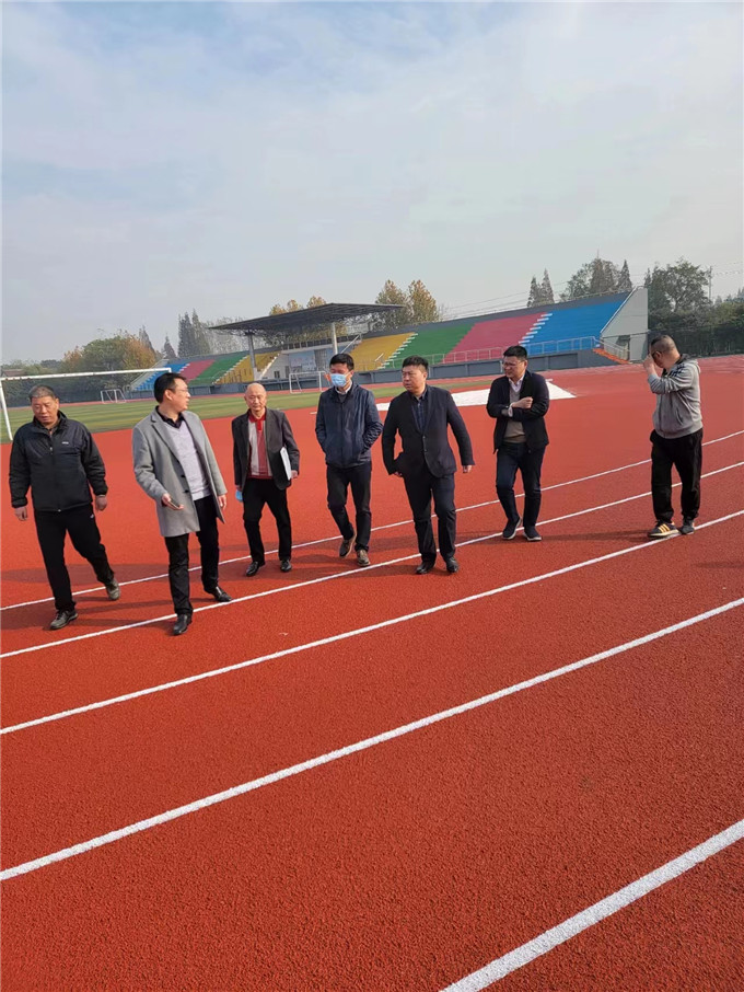 江海学院塑胶跑道铺设